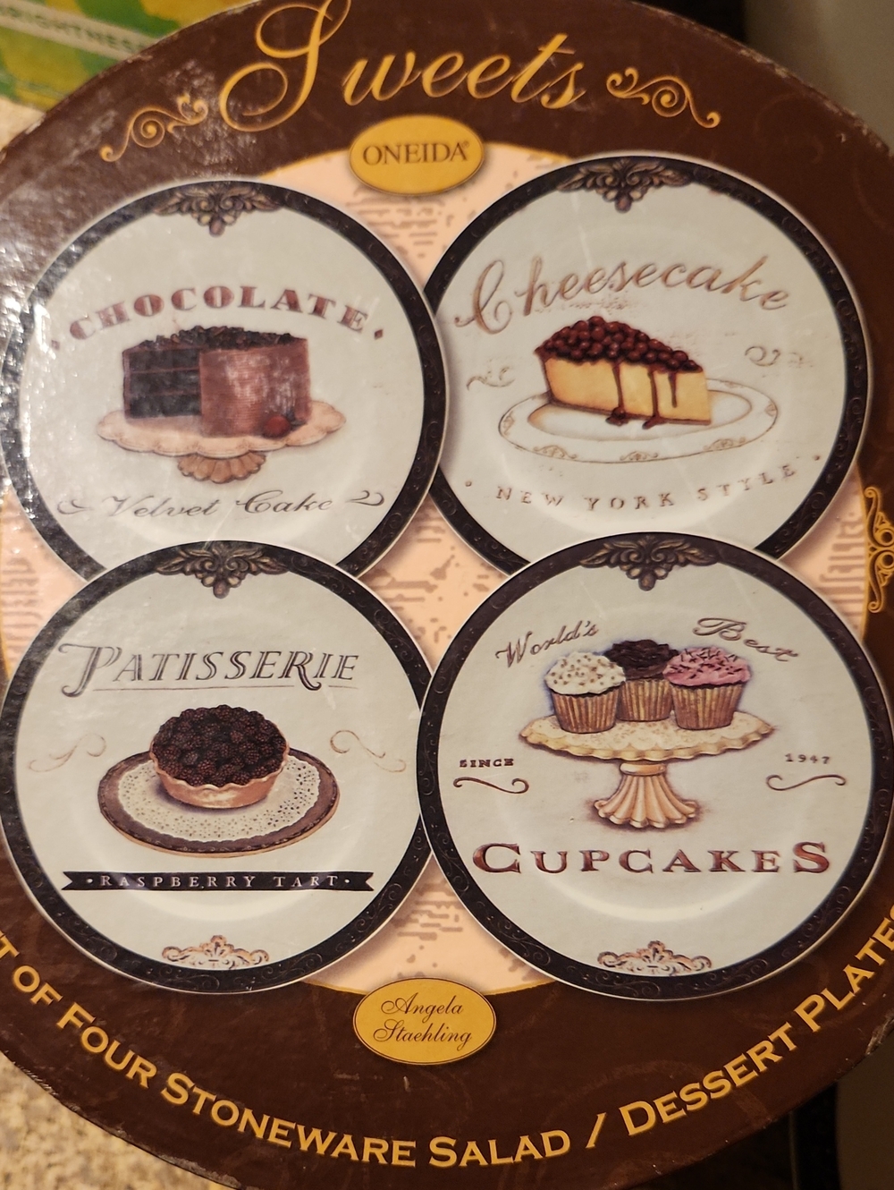 Oneida Sweets Stoneware Dessert Plate Set - Brown and Cream